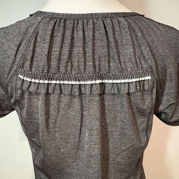 Lululemon Run Wild reflective tech t-shirt gray size 6 - Picture 6 of 9